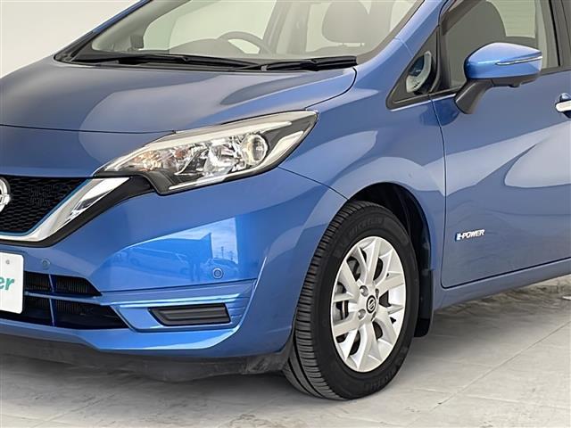 【 電動格納ミラー 】ドライバーの目線に合わせ、ミラーの上下左右調整が可能です♪