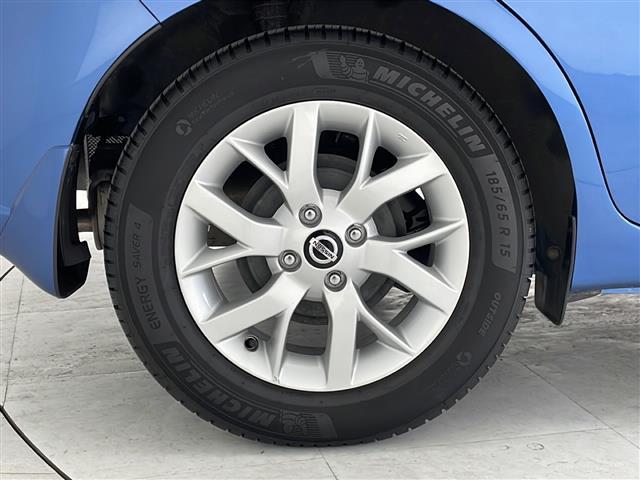 【純正アルミホイール】純正の専用アルミホイールが足元を飾ります!IDOMでは、社外アルミホイールや、スタッドレスタイヤも取扱いしております。ぜひご相談ください。