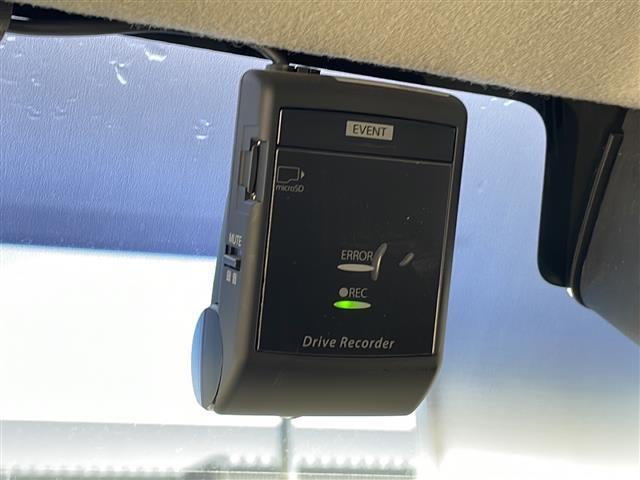 【 ドライブレコーダー 】運転中の記録を残します。事故などを起こした起こされた時の証拠を残します。