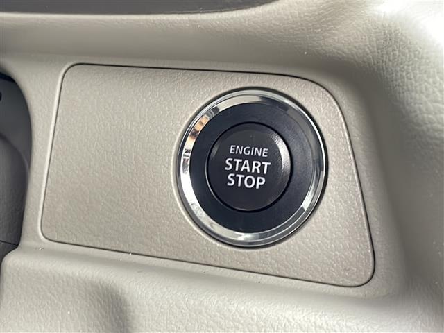 【 スマートキー・プッシュスタート 】鍵を挿さずにポケットに入れたまま鍵の開閉、エンジンの始動まで行えます。