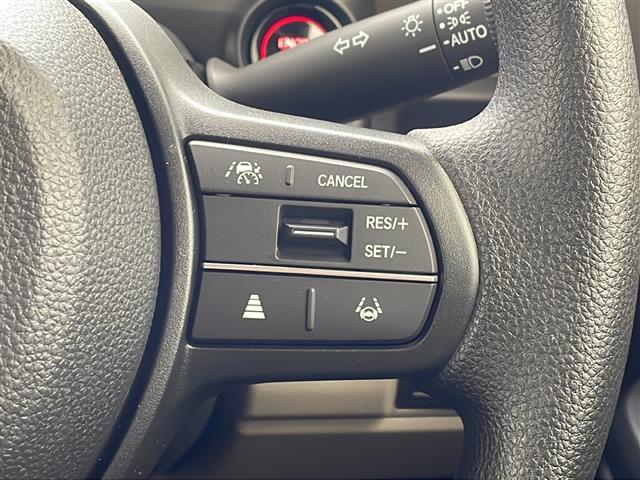【　ステアリングスイッチ　】手元のスイッチでナビ操作が可能です！！非常に便利な機能です。取り付けのナビによってはオプション設定となっております！詳しくはスタッフまで♪