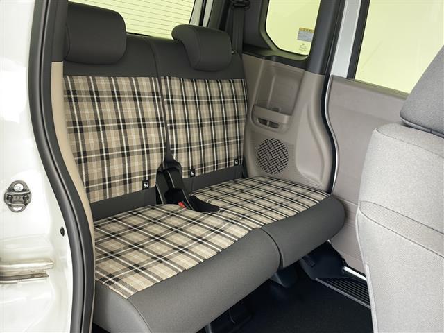 【 セカンドシート 】2列目も広々お乗りいただけます♪