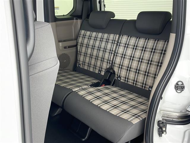 【 セカンドシート 】2列目も広々お乗りいただけます♪