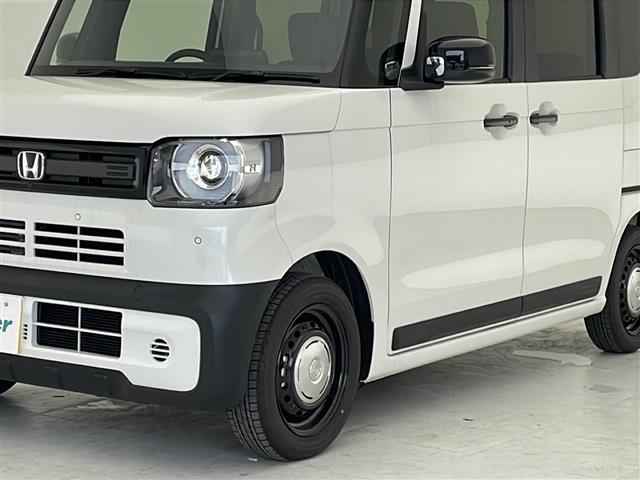 【コーナーセンサー】障害物が近づくと音で教えてくれます。また、近づけば近づくほど音も変わりより分かりやすくなっております。