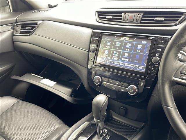 【 オートエアコン 】車内温度を感知して自動で温度調整をしてくれるのでいつでも快適な車内空間を創り上げます。