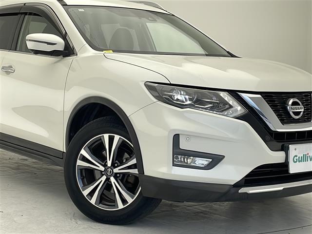 【 LEDヘッドライト 】悪天候や夜間の走行も視界良好で安心してお乗りいただけます。