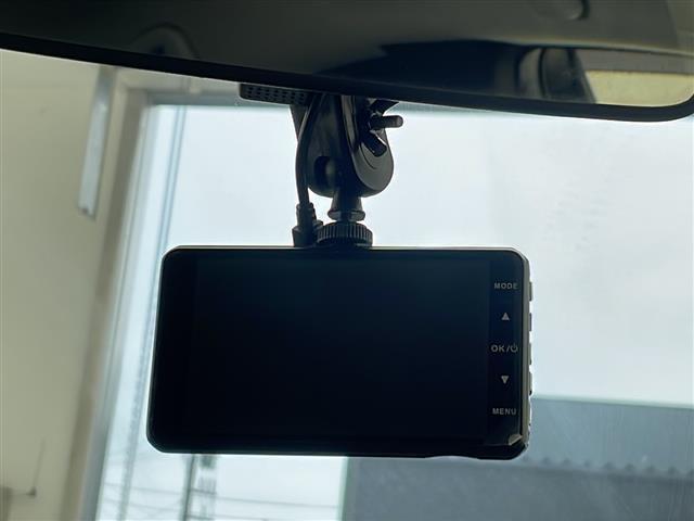 【　ドライブレコーダー　】運転中の記録を残します。事故などを起こした起こされた時の証拠を残します。