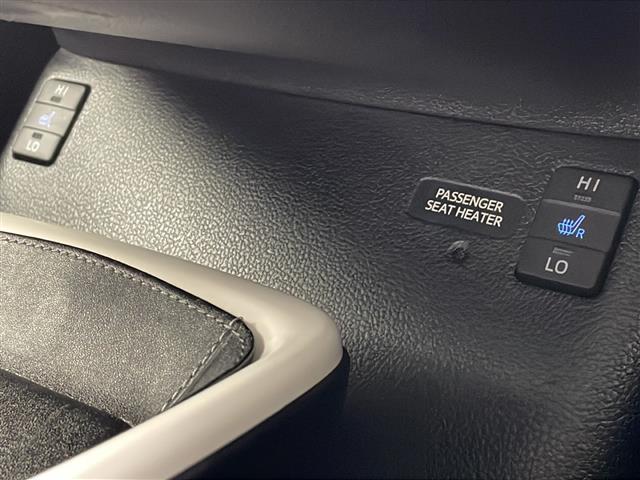 【 シートヒーター 】冬場のお供に。暖かいシートは女性には嬉しい機能ですね♪