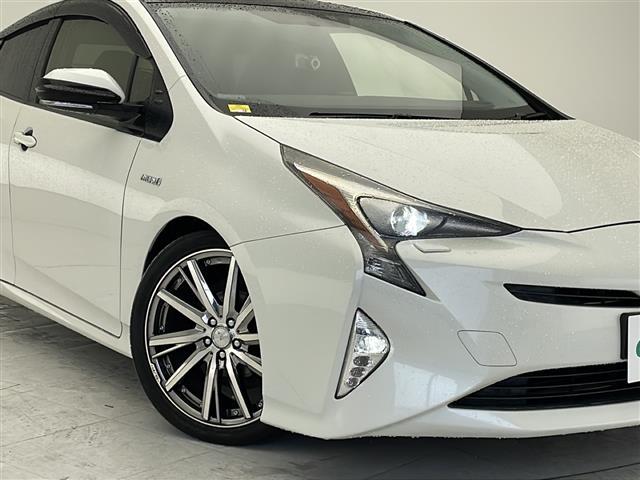 【 LEDヘッドライト 】悪天候や夜間の走行も視界良好で安心してお乗りいただけます。