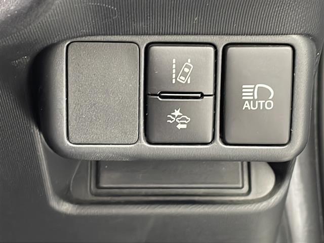 【 オートライト 】オートライトなのでライトの点け忘れを気にすることなく運転が出来ます♪