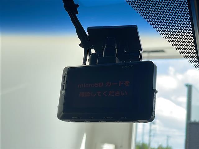 【　ドライブレコーダー　】運転中の記録を残します。事故などを起こした起こされた時の証拠を残します。