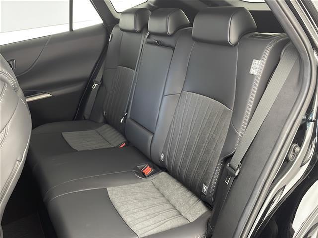 【 セカンドシート 】2列目も広々お乗りいただけます♪