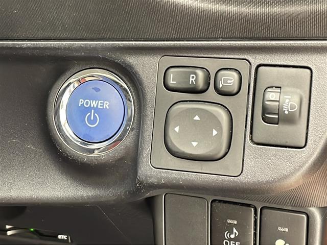 【 スマートキープッシュスタート 】鍵を挿さずにポケットに入れたまま鍵の開閉、エンジンの始動まで行えます。