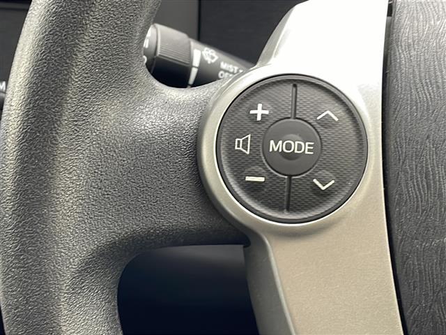 【 ステアリングスイッチ 】手元のスイッチでナビ操作が可能です!!非常に便利な機能です。取り付けのナビによってはオプション設定となっております!詳しくはスタッフまで♪