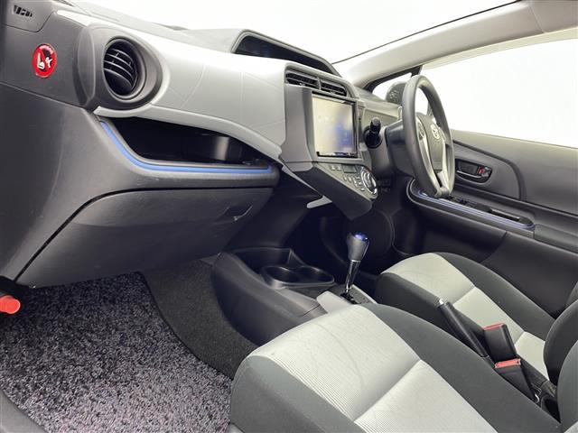 【 フロントシート 】使えるフロントシートで快適ドライブ♪