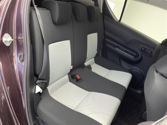 【 セカンドシート 】2列目も広々お乗りいただけます♪