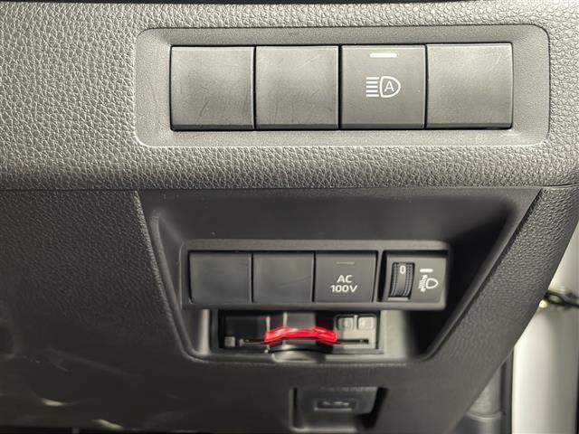 【 オートマチックハイビーム 】先行車や対向車のライトを認識し、ハイビームとロービームを自動で切り替える機能です♪