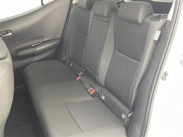 【 セカンドシート 】2列目も広々お乗りいただけます♪