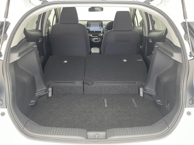 【 ラゲッジスペース 】リアシートを倒せばこの大容量!!ダンボールなどの大きい荷物も釣り具などの長尺物まで様々載せられそうです!!