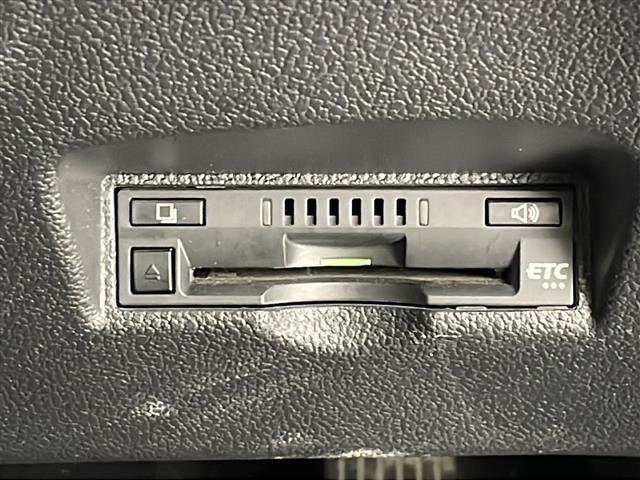 【　ＥＴＣ　】今やカーライフにおける重要性はナビにも匹敵するのではないでしょうか？セットアップを行うことで利用可能になります！