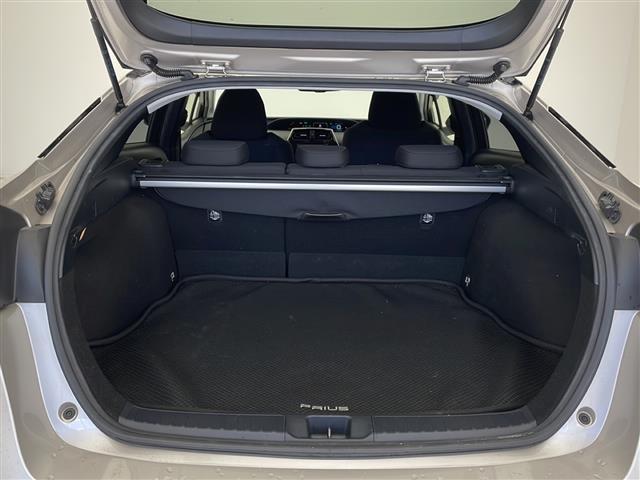 【 ラゲッジスペース 】リアシートを倒せばこの大容量!!ダンボールなどの大きい荷物も釣り具などの長尺物まで様々載せられそうです!!