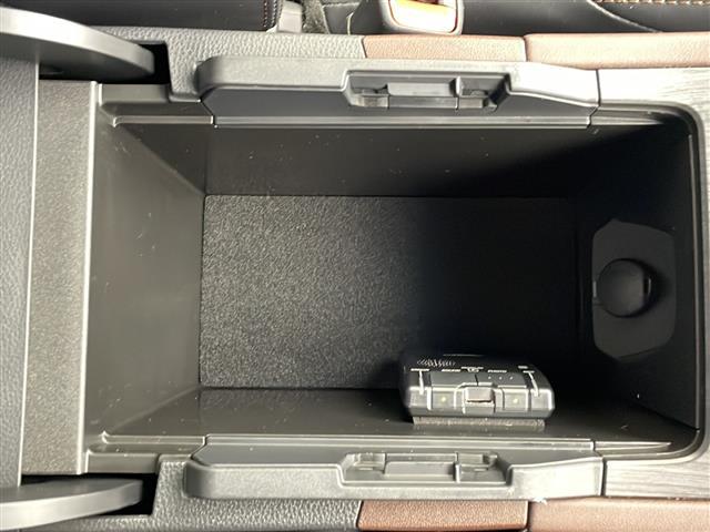 店舗にて現車の確認もいただけますので、お電話で在庫のご確認の上是非ご来店くださいませ!!!