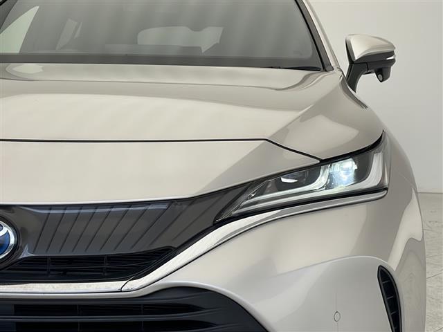 【LEDヘッドライト】消費する電力が少なく耐久年数が長いのが特徴のヘッドライトです。さらに長持ちさせたい方は、ヘッドライト,フロントガラスなどのコーティングもご用意しています。