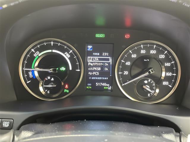 【 メーター 】メーターまわりも鮮やかに照らし出され、デザイン、安全性ともにバッチリですね。