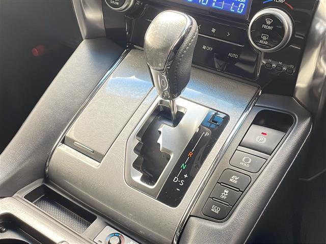 【 シフト 】シフトも操作しやすく快適なドライブを楽しんでいただけます。