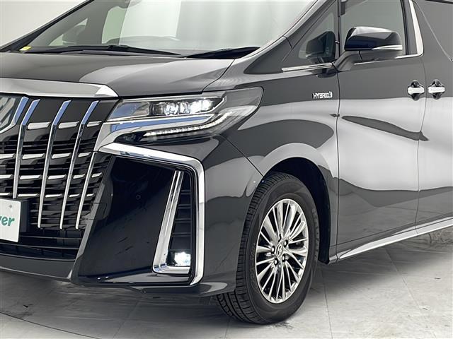 【 LEDヘッドライト 】悪天候や夜間の走行も視界良好で安心してお乗りいただけます。