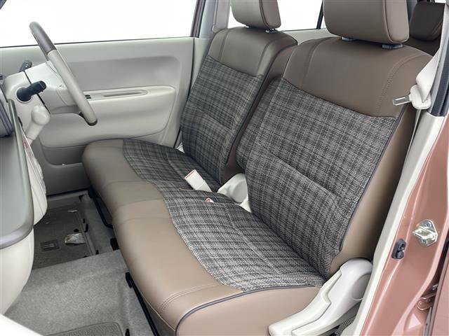 【助手席】きれいな助手席なので家族や友だちに乗ってもらっても安心です!