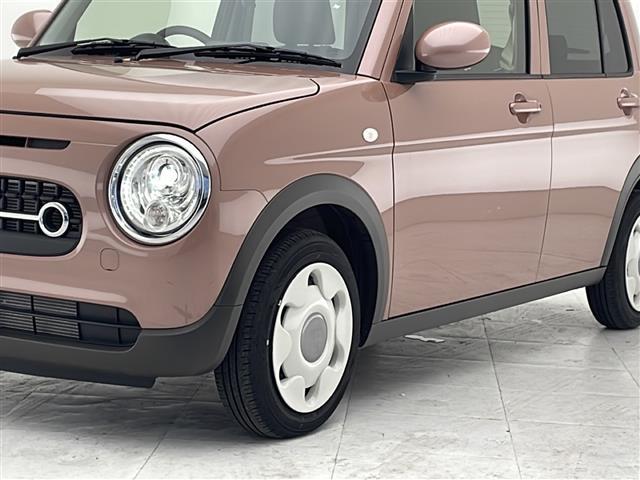 【電動格納ミラー】運転席のスイッチで、ドアミラーの開閉や角度の調整ができます。