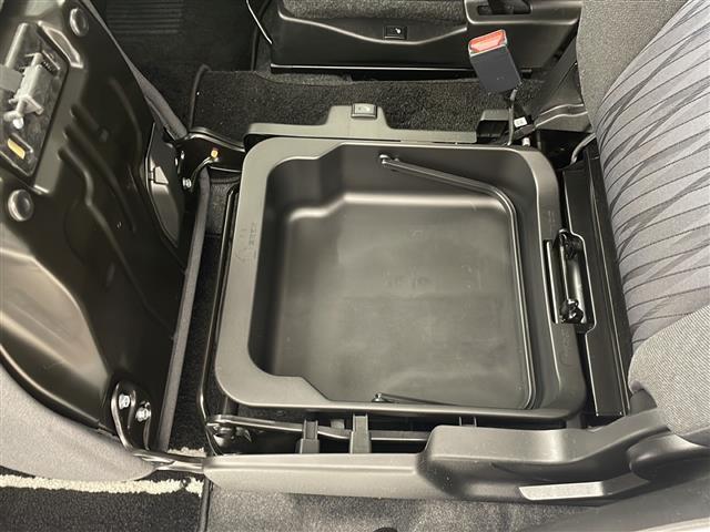 店舗にて現車の確認もいただけますので、お電話で在庫のご確認の上是非ご来店くださいませ!!!