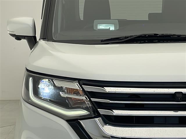 【 LEDヘッドライト 】悪天候や夜間の走行も視界良好で安心してお乗りいただけます。