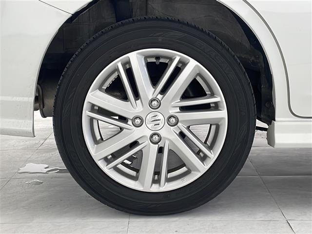 【純正15インチアルミホイール】専用のアルミなので、お車のイメージにぴったり!!社外のアルミやスタッドレスタイヤも取り扱いございます!!ドレスアップもカスタマイズもお任せください!!