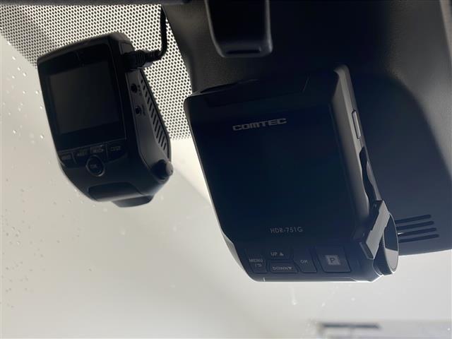 シエンタ ハイブリッドＧ　クエロ　純正ナビ　両側パワースライドドア　ＥＴＣ　トヨタセーフティセンス　プッシュスタート　スマートキー　クルーズコントロール　ハーフレザーシート　シートヒーター　ＬＥＤヘッドライト　オートライト（6枚目）