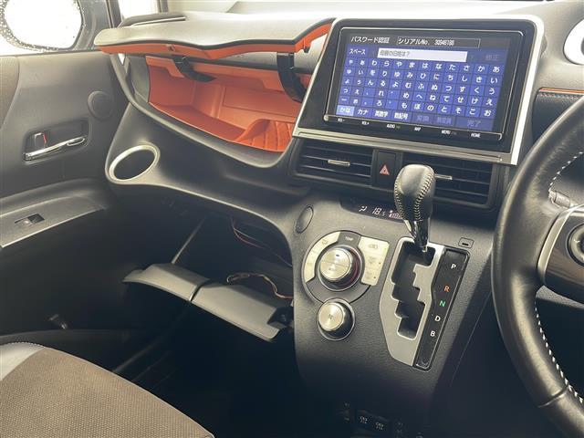 シエンタ ハイブリッドＧ　クエロ　純正ナビ　両側パワースライドドア　ＥＴＣ　トヨタセーフティセンス　プッシュスタート　スマートキー　クルーズコントロール　ハーフレザーシート　シートヒーター　ＬＥＤヘッドライト　オートライト（13枚目）