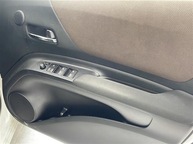 シエンタ ハイブリッドＧ　クエロ　純正ナビ　両側パワースライドドア　ＥＴＣ　トヨタセーフティセンス　プッシュスタート　スマートキー　クルーズコントロール　ハーフレザーシート　シートヒーター　ＬＥＤヘッドライト　オートライト（16枚目）