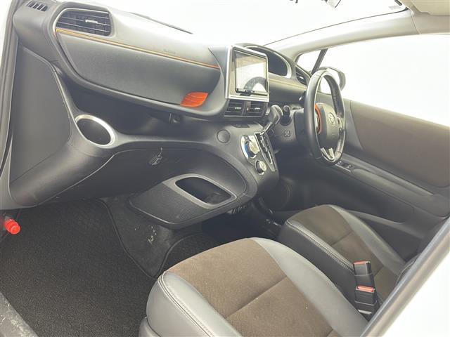 シエンタ ハイブリッドＧ　クエロ　純正ナビ　両側パワースライドドア　ＥＴＣ　トヨタセーフティセンス　プッシュスタート　スマートキー　クルーズコントロール　ハーフレザーシート　シートヒーター　ＬＥＤヘッドライト　オートライト（18枚目）