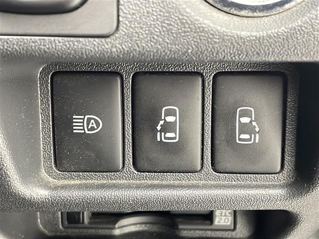 【両側パワースライドドア】小さなお子さまでもボタン一つで乗り降りラクラクです！両手に荷物を抱えている状態でもボタンを押せば自動で開閉するので、お買い物やお出かけの際にはとっても重宝します！