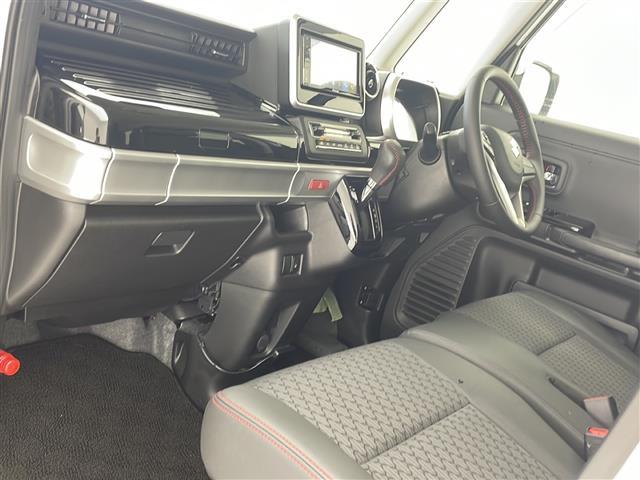 【　フロントシート　】使えるフロントシートで快適ドライブ♪