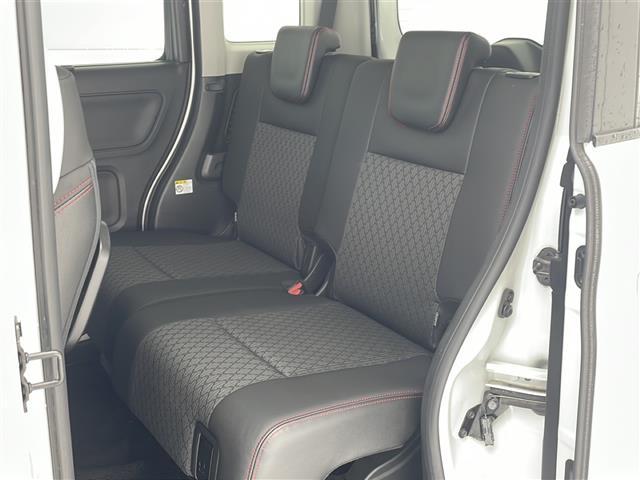 【　セカンドシート　】２列目も広々お乗りいただけます♪