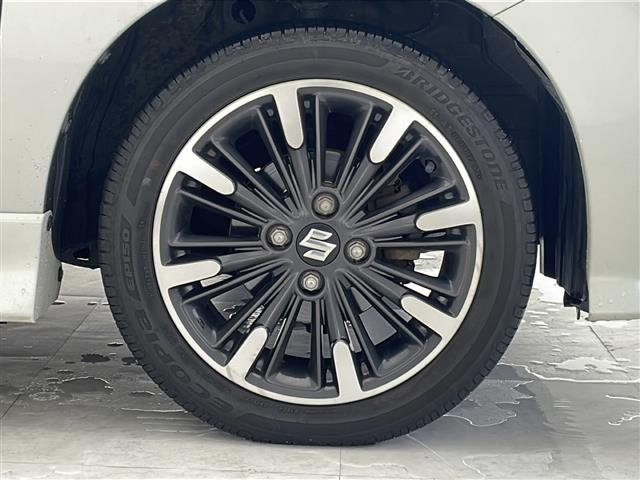 【純正１５インチアルミホイール】専用のアルミなので、お車のイメージにぴったり！！社外のアルミやスタッドレスタイヤも取り扱いございます！！ドレスアップもカスタマイズもお任せください！！