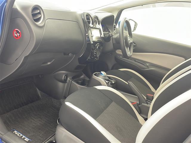 【　フロントシート　】使えるフロントシートで快適ドライブ♪