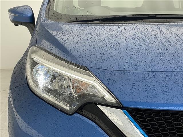 【　ＬＥＤヘッドライト　】悪天候や夜間の走行も視界良好で安心してお乗りいただけます。