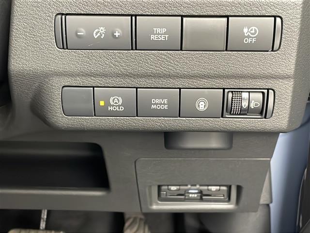 【セーフティ・シールドスイッチ】インテリジェントＬＩ（車線逸脱防止支援システム）とインテリジェントＢＳＩ（後側方衝突防止支援システム）のＯＮ／ＯＦＦができます！