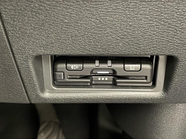 【　ＥＴＣ　】今やカーライフにおける重要性はナビにも匹敵するのではないでしょうか。セットアップを行うことで利用可能になります。