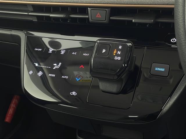 【　シフト　】シフトも操作しやすく快適なドライブを楽しんでいただけます。