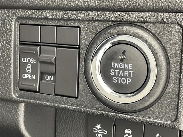 【　スマートキー・プッシュスタート　】鍵を挿さずにポケットに入れたまま鍵の開閉、エンジンの始動まで行えます。