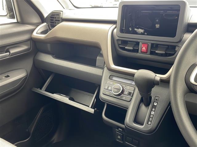 【　オートエアコン　】車内温度を感知して自動で温度調整をしてくれるのでいつでも快適な車内空間を創り上げます！